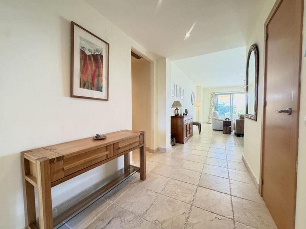 Apartamento de 3 habitaciones en Los Flamingos en venta con piscina - 675.000 € (Ref: 9550426)