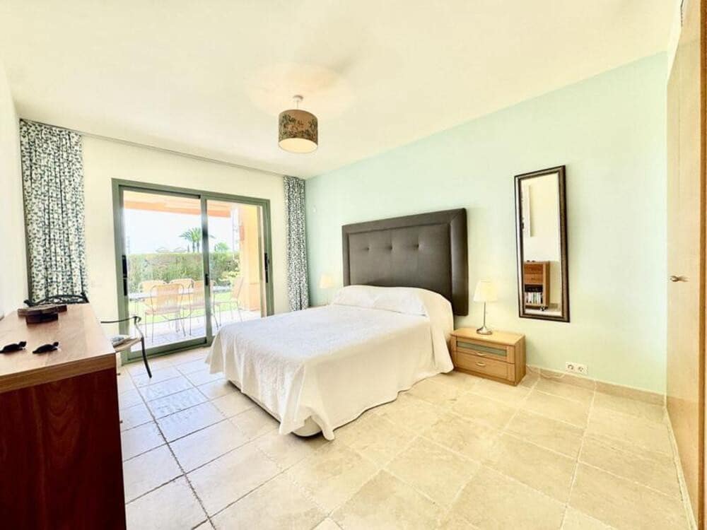 Apartamento de 3 habitaciones en Los Flamingos en venta con piscina - 675.000 € (Ref: 9550426)
