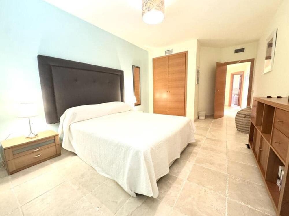 Apartamento de 3 habitaciones en Los Flamingos en venta con piscina - 675.000 € (Ref: 9550426)
