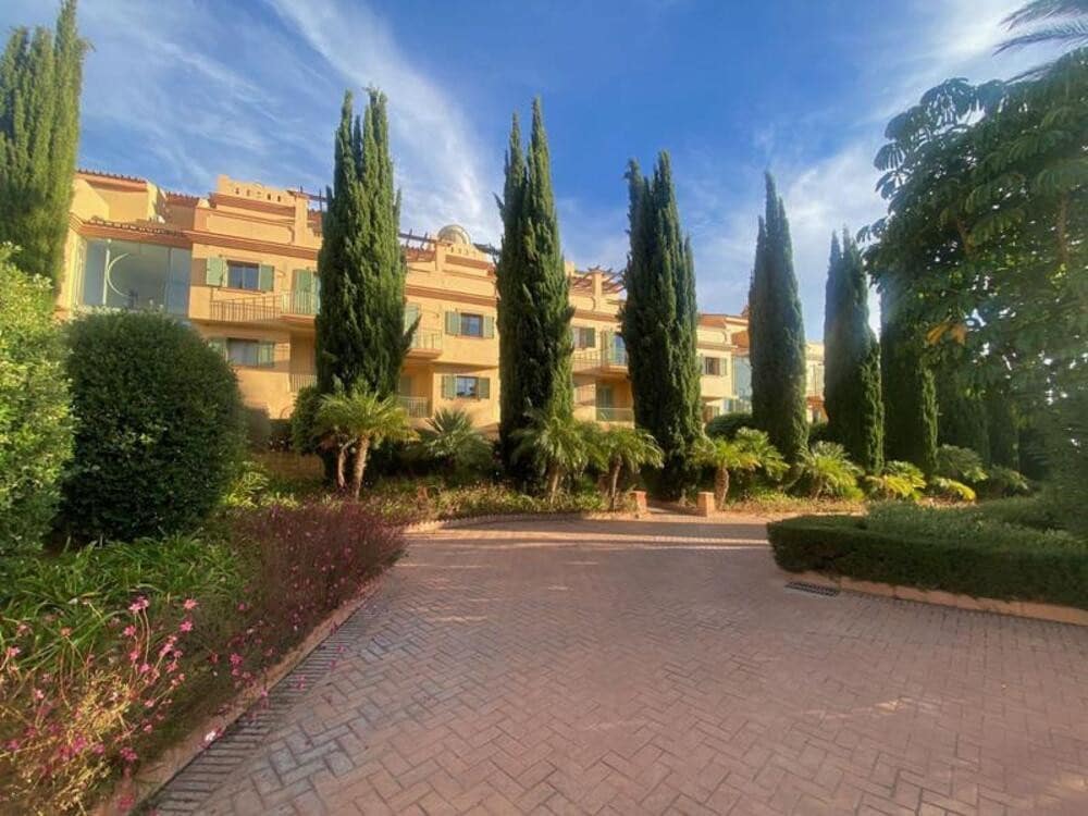 Apartamento de 3 habitaciones en Los Flamingos en venta con piscina - 675.000 € (Ref: 9550426)