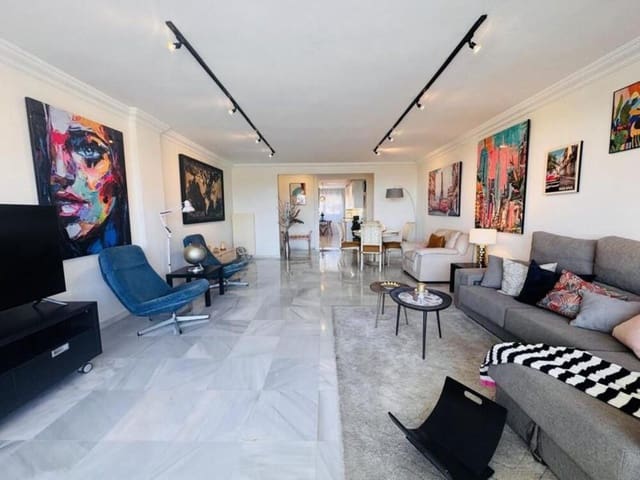 3 quarto Apartamento para arrendar em Nueva Andalucía Centro, Marbella com piscina garagem - 2 600 € (Ref: 9554392)