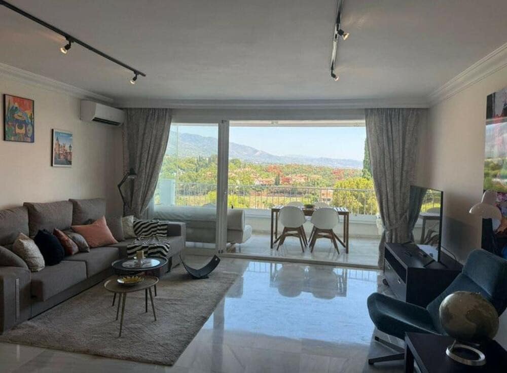 3 quarto Apartamento para arrendar em Marbella com piscina garagem - 2 600 € (Ref: 9554392)