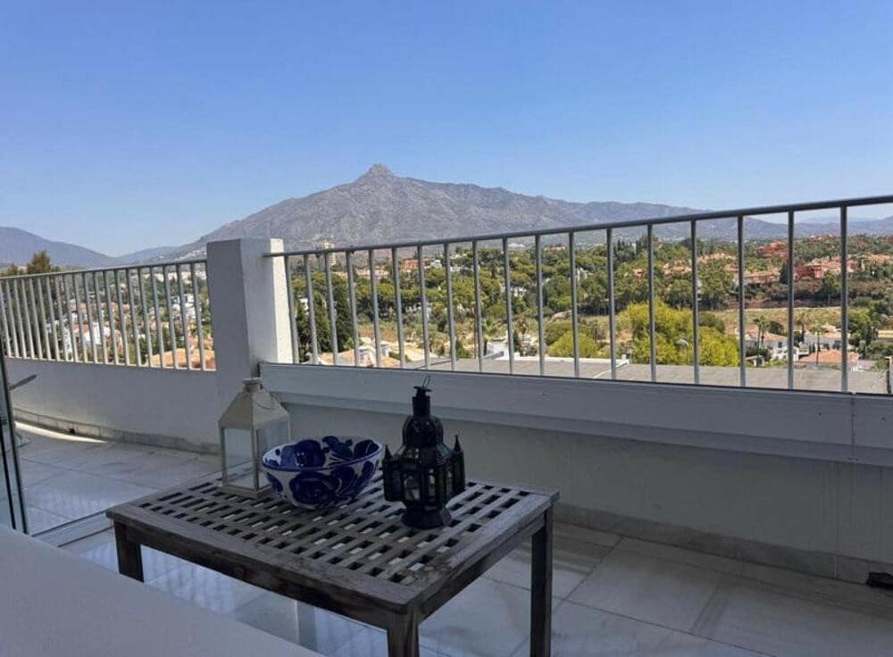 3 quarto Apartamento para arrendar em Marbella com piscina garagem - 2 600 € (Ref: 9554392)