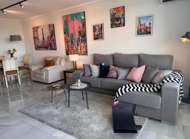 3 quarto Apartamento para arrendar em Nueva Andalucía Centro, Marbella com piscina garagem - 2 600 € (Ref: 9554392)