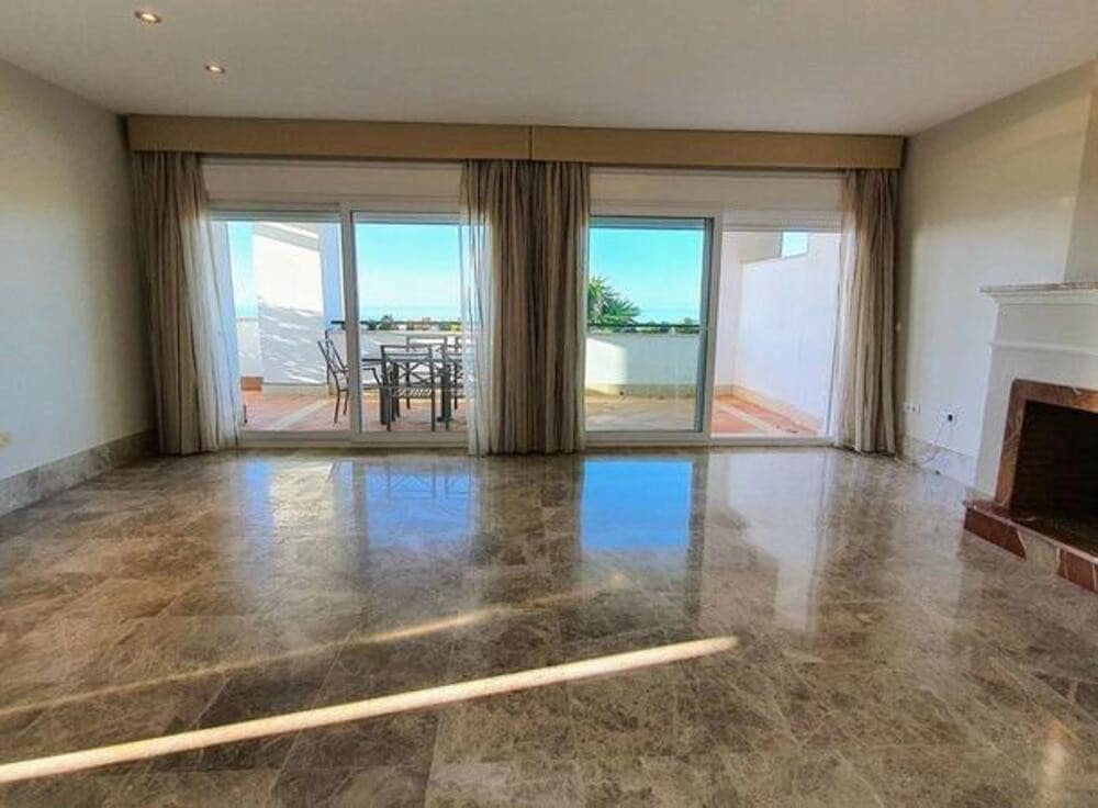 3 soverom Leilighet til leie i Marbella med svømmebasseng garasje - € 2 900 (Ref: 9554393)