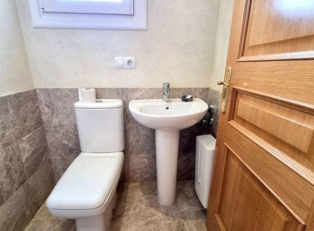 3 soverom Leilighet til leie i Marbella med svømmebasseng garasje - € 2 900 (Ref: 9554393)