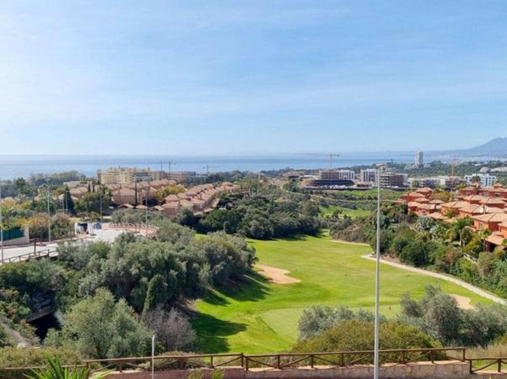 3 soverom Leilighet til leie i Marbella med svømmebasseng garasje - € 2 900 (Ref: 9554393)