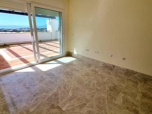 3 soverom Leilighet til leie i Santa Clara, Marbella med svømmebasseng garasje - € 2 900 (Ref: 9554393)