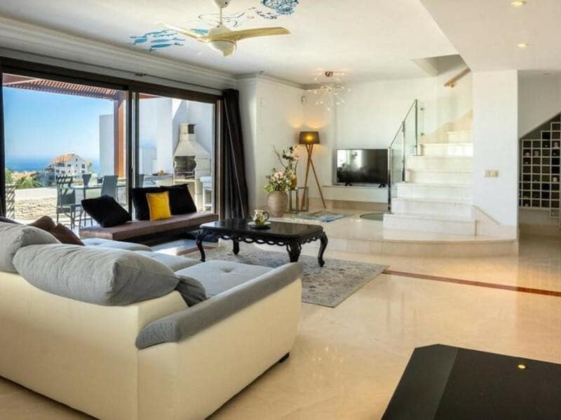 5 soveværelse Penthouse til leje i La Cala de Mijas med swimmingpool garage - € 3.200 (Ref: 9554395)