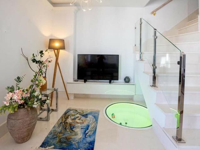 5 soveværelse Penthouse til leje i La Cala de Mijas, Mijas med swimmingpool garage - € 3.200 (Ref: 9554395)