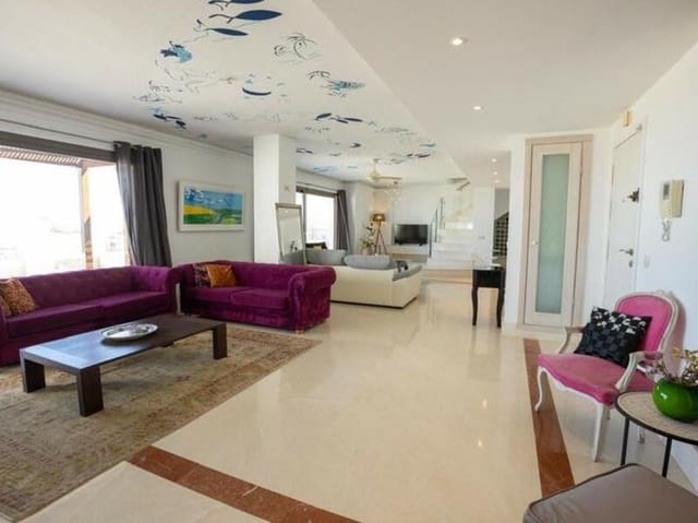 5 soveværelse Penthouse til leje i La Cala de Mijas, Mijas med swimmingpool garage - € 3.200 (Ref: 9554395)