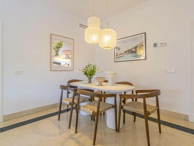 5 quarto Moradia para venda em Nagüeles Alto, Marbella com piscina garagem - 1 995 000 € (Ref: 9554396)