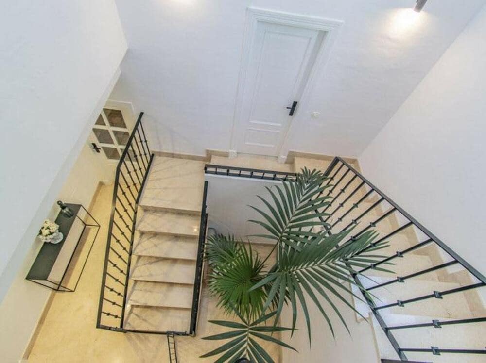 5 quarto Moradia para venda em Marbella com piscina garagem - 1 995 000 € (Ref: 9554396)