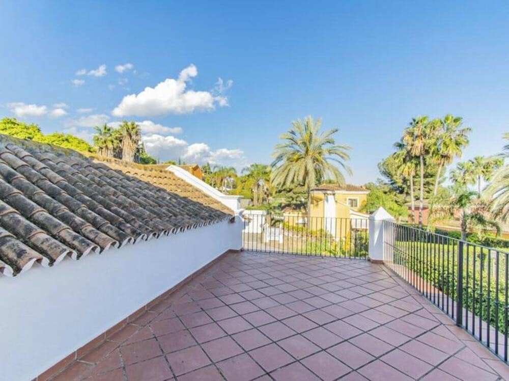 5 quarto Moradia para venda em Marbella com piscina garagem - 1 995 000 € (Ref: 9554396)