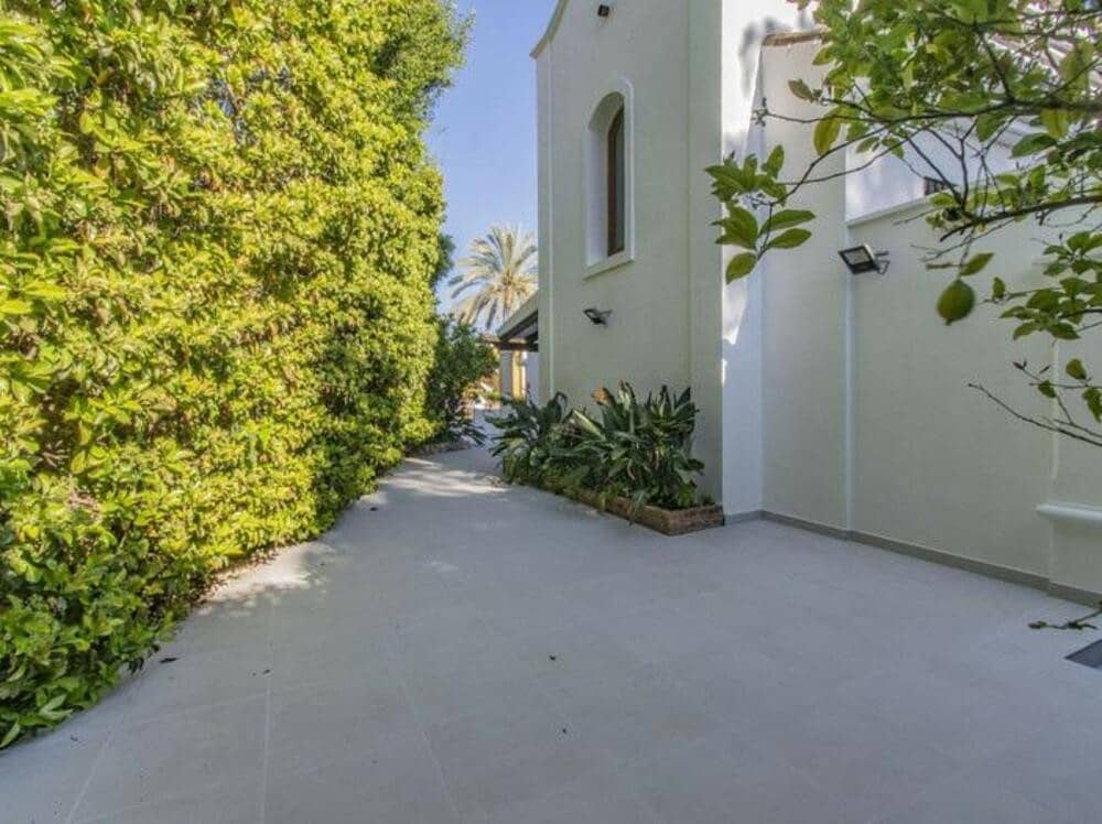 5 quarto Moradia para venda em Marbella com piscina garagem - 1 995 000 € (Ref: 9554396)