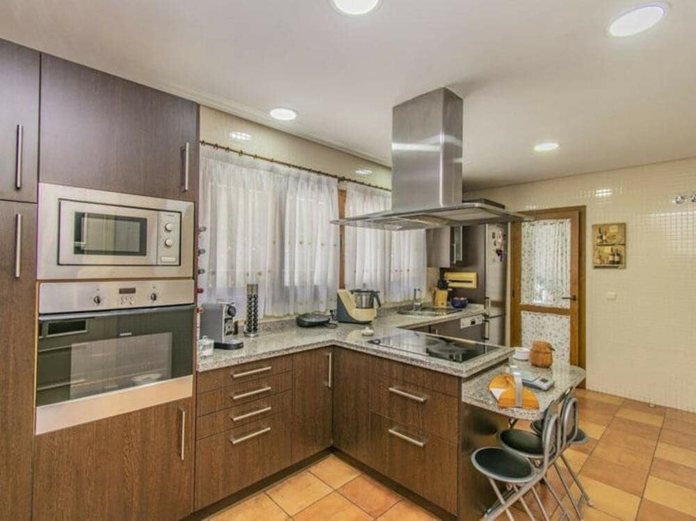 5 quarto Moradia para venda em Marbella com piscina garagem - 1 995 000 € (Ref: 9554396)