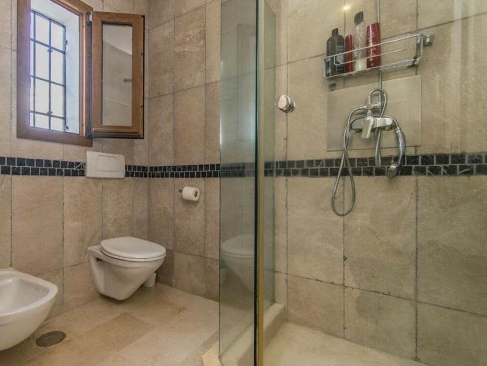 5 quarto Moradia para venda em Marbella com piscina garagem - 1 995 000 € (Ref: 9554396)