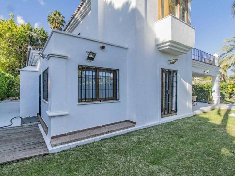 5 quarto Moradia para venda em Marbella com piscina garagem - 1 995 000 € (Ref: 9554396)