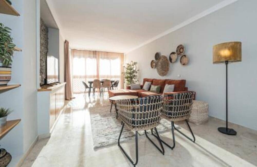 3 makuuhuone Kattohuoneisto vuokrattavana paikassa Marbella mukana uima-altaan 
autotalli - 3 500 € (Ref: 9560696)