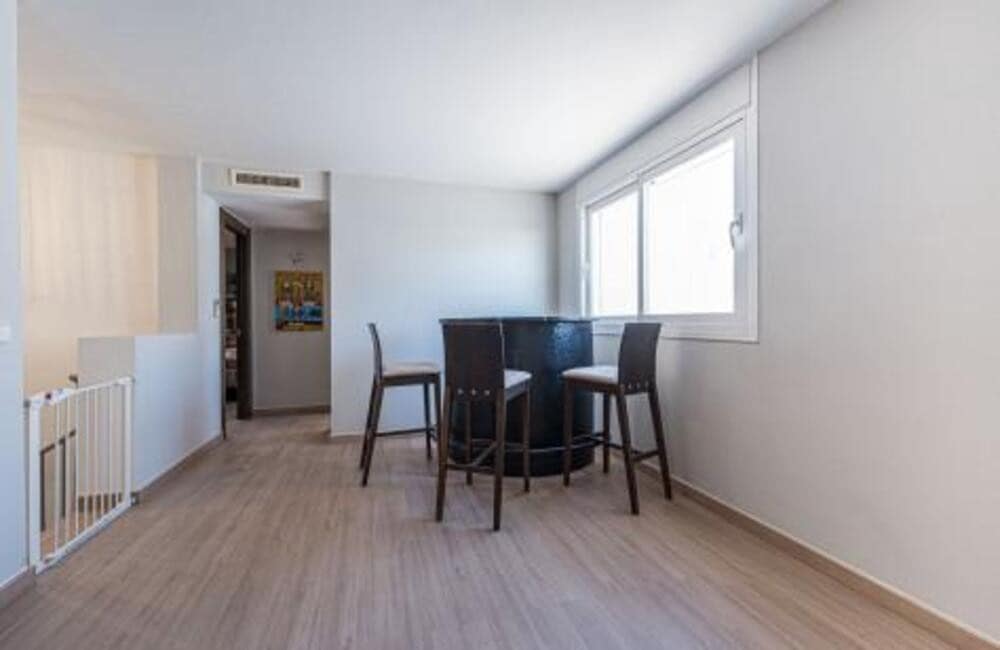 3 bedroom Penthouse for holiday rental in Marbella with pool garage - € 2,100 (Ref: 9560697)