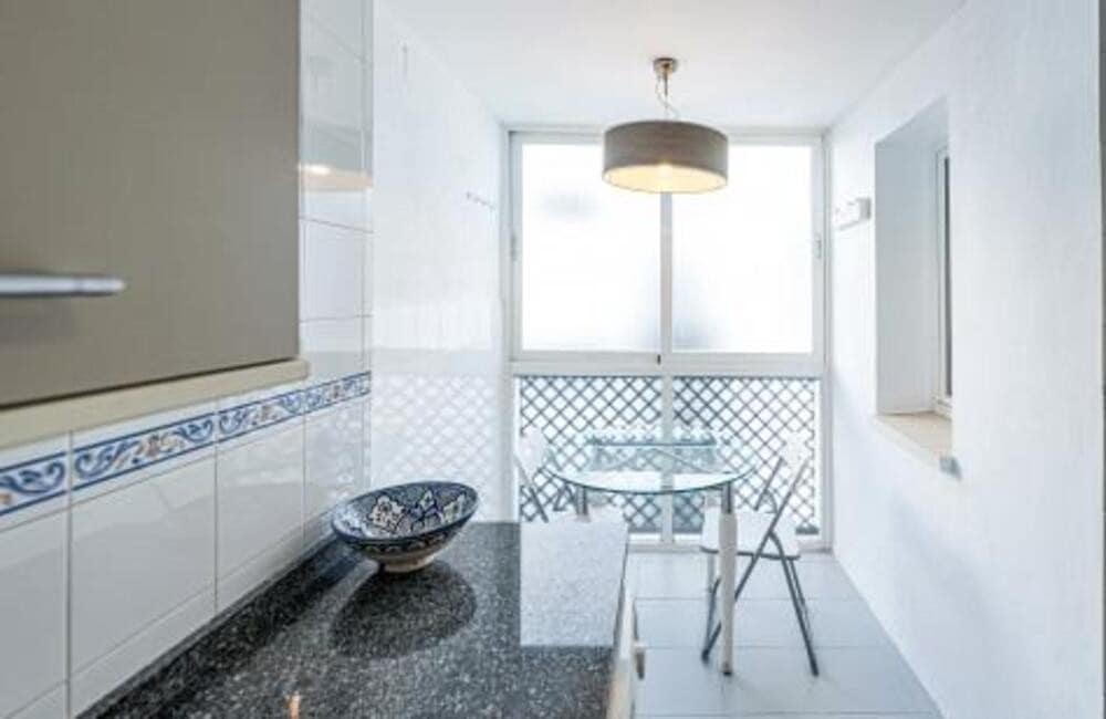 3 bedroom Penthouse for holiday rental in Marbella with pool garage - € 2,100 (Ref: 9560697)