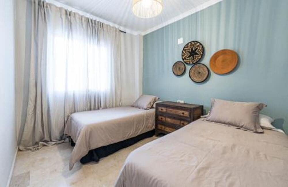 3 bedroom Penthouse for holiday rental in Marbella with pool garage - € 2,100 (Ref: 9560697)