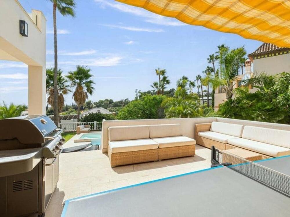 4 bedroom Villa for rent in Marbella with pool garage - € 14,000 (Ref: 9560698)