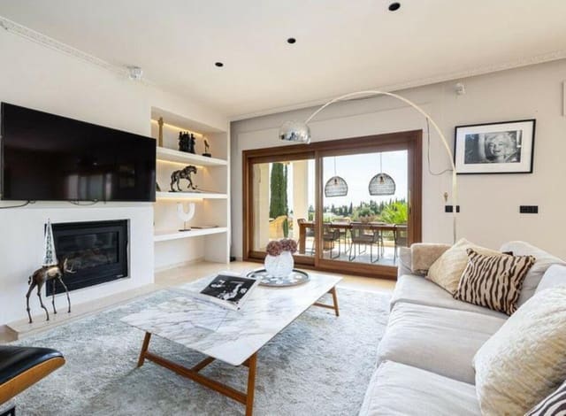 4 bedroom Villa for rent in Lomas De Marbella, Marbella with pool garage - € 14,000 (Ref: 9560698)