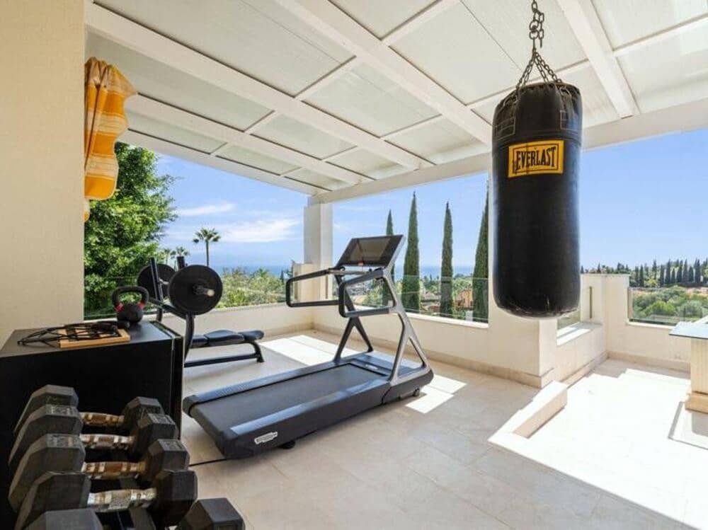 4 sypialnia Willa do wynajęcia w Marbella z basenem garażem - 14 000 € (Ref: 9560698)
