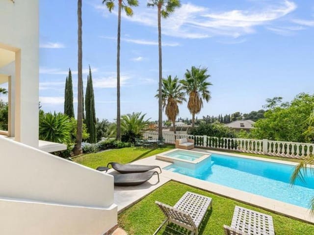 4 bedroom Villa for rent in Lomas De Marbella, Marbella with pool garage - € 14,000 (Ref: 9560698)