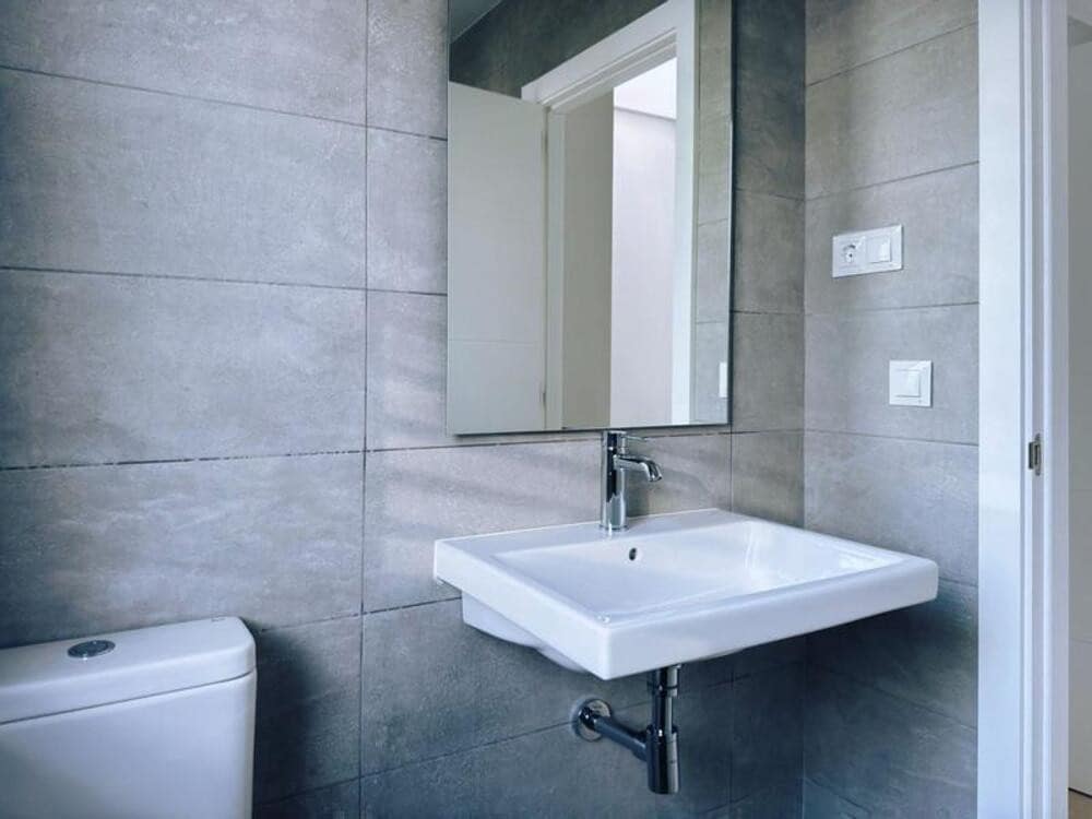 4 bedroom Semi-detached Villa for rent in Riviera del Sol with pool garage - € 4,000 (Ref: 9560699)