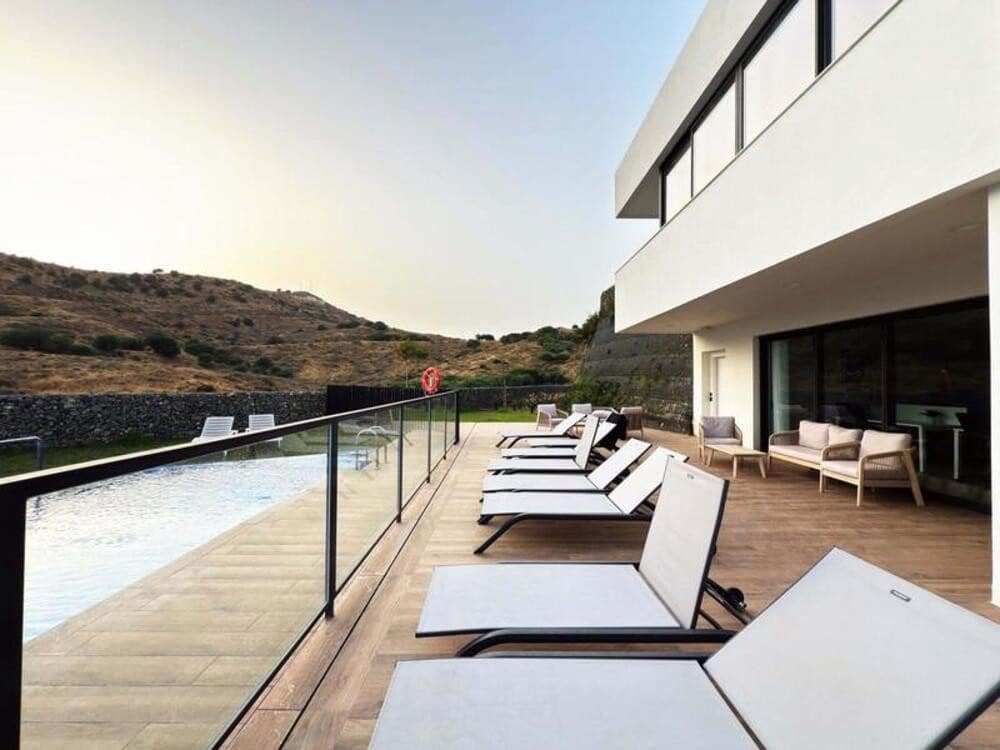 4 bedroom Semi-detached Villa for rent in Riviera del Sol with pool garage - € 4,000 (Ref: 9560699)