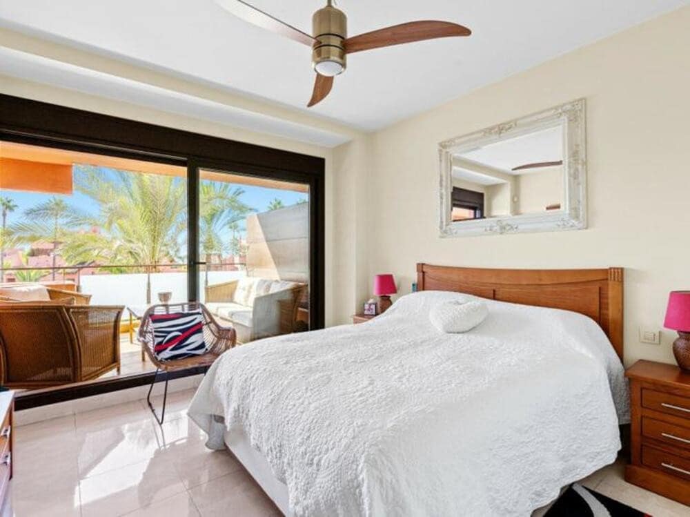 3 quarto Apartamento para venda em Estepona com piscina garagem - 585 000 € (Ref: 9567874)