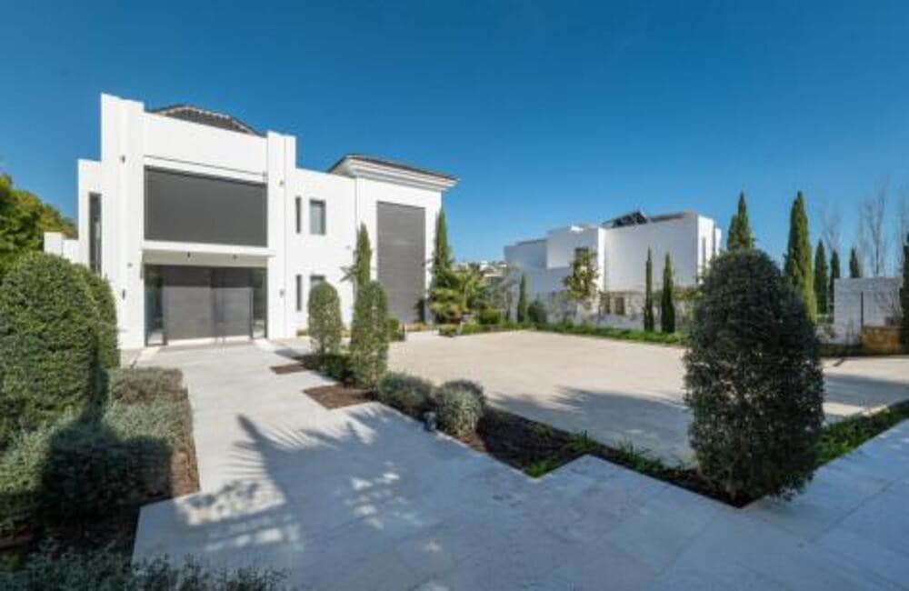 5 bedroom Villa for rent in Los Flamingos with pool garage - € 22,000 (Ref: 9567875)