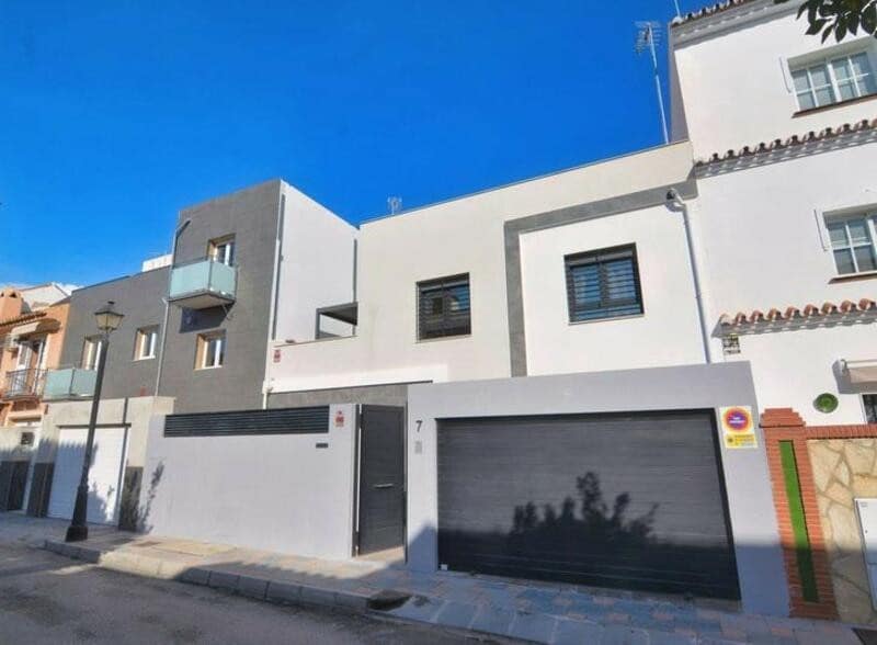 4 sypialnia Willa na sprzedaż w Fuengirola z garażem - 499 900 € (Ref: 9567878)