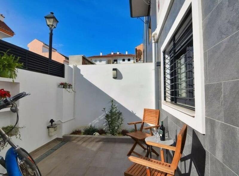 4 sypialnia Willa na sprzedaż w Fuengirola z garażem - 499 900 € (Ref: 9567878)