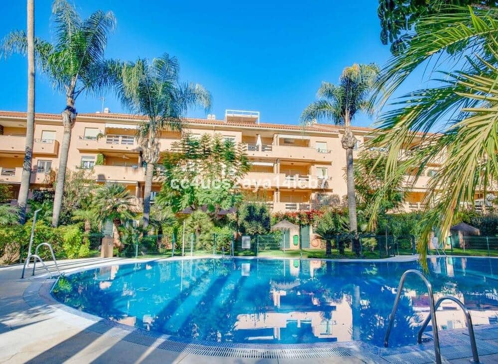 3 sypialnia Apartament na sprzedaż w Marbella z basenem garażem - 455 000 € (Ref: 9567879)