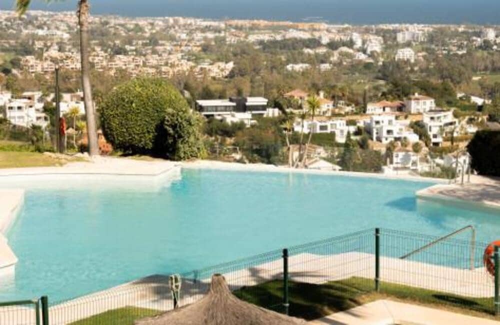 3 bedroom Apartment for rent in Benahavis with pool garage - € 2,150 (Ref: 9567880)
