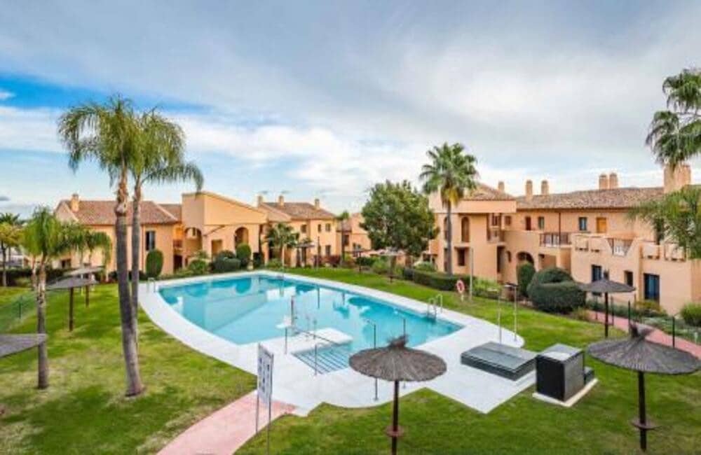 3 bedroom Apartment for rent in Benahavis with pool garage - € 2,150 (Ref: 9567880)