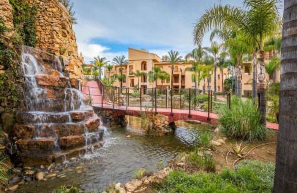 3 bedroom Apartment for rent in Benahavis with pool garage - € 2,150 (Ref: 9567880)