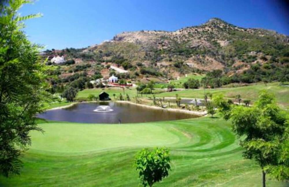 3 bedroom Apartment for rent in Benahavis with pool garage - € 2,150 (Ref: 9567880)