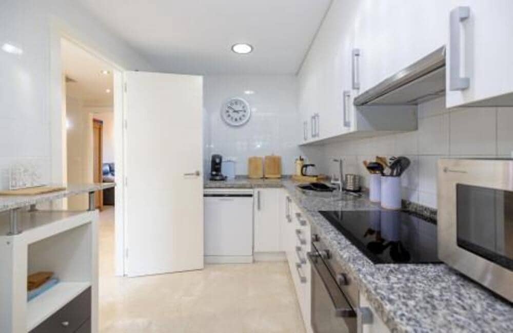 3 Zimmer Haus zu verkaufen in Marbella mit Pool Garage - 495.000 € (Ref: 9567881)