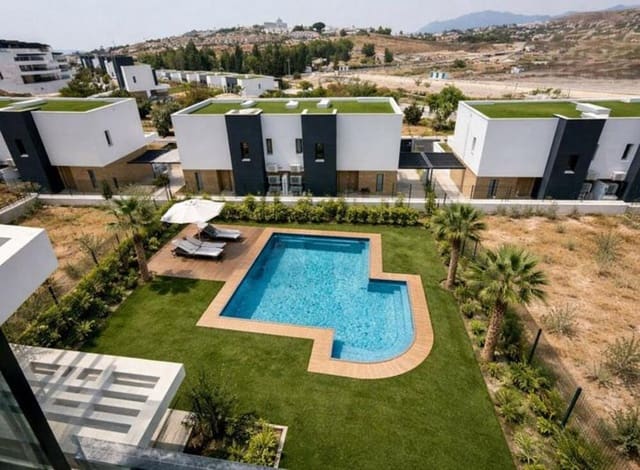 3 sovrum Semi-fristående Villa att hyra i El Paraiso, Estepona med pool garage - 7 000 € (Ref: 9567883)