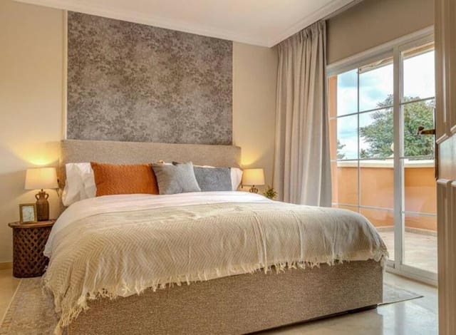 2 soverom Leilighet til leie i Nueva Andalucía Centro, Marbella med svømmebasseng garasje - € 2 800 (Ref: 9567884)