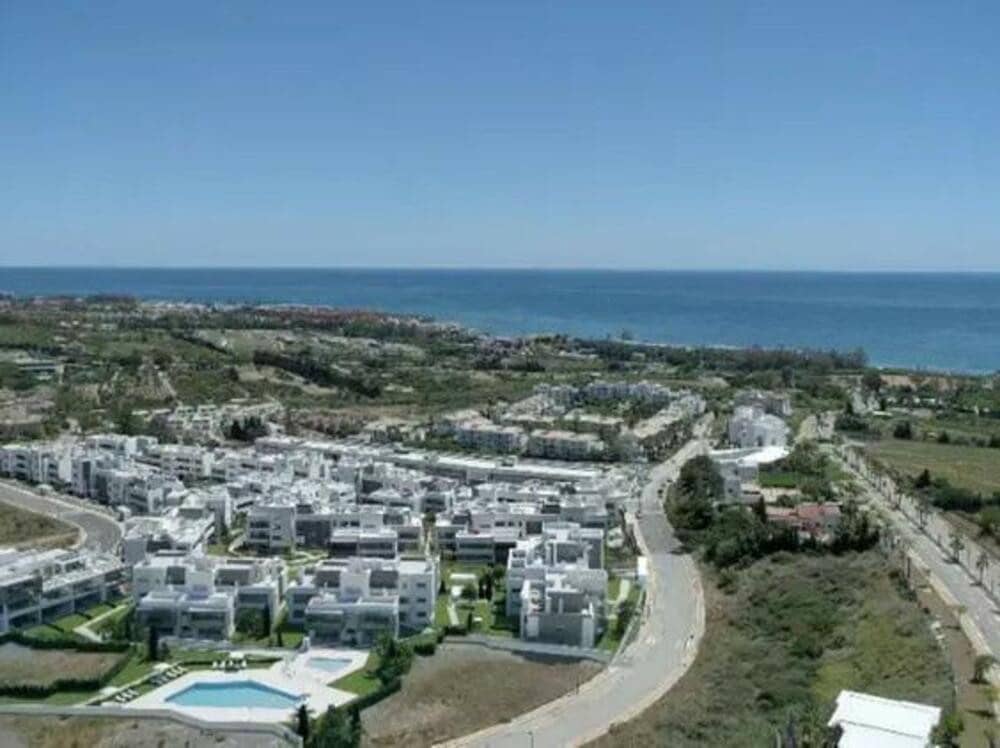 Appartement de 2 chambres à louer à Estepona avec piscine garage - 2 700 € (Ref: 9570356)