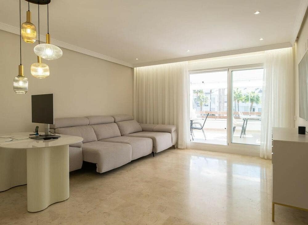 2 makuuhuone Huoneisto vuokrattavana paikassa New Golden Mile mukana uima-altaan 
autotalli - 2 500 € (Ref: 9570357)