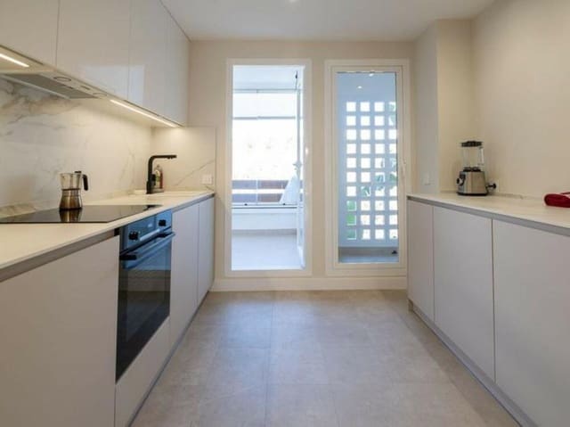 2 bedroom Apartment for rent in La Concha - Resina Golf, Estepona with pool garage - € 2,500 (Ref: 9570357)