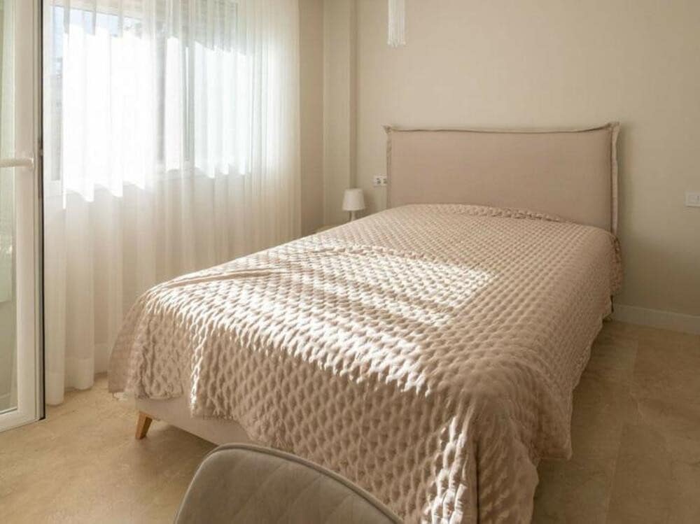 2 makuuhuone Huoneisto vuokrattavana paikassa New Golden Mile mukana uima-altaan 
autotalli - 2 500 € (Ref: 9570357)