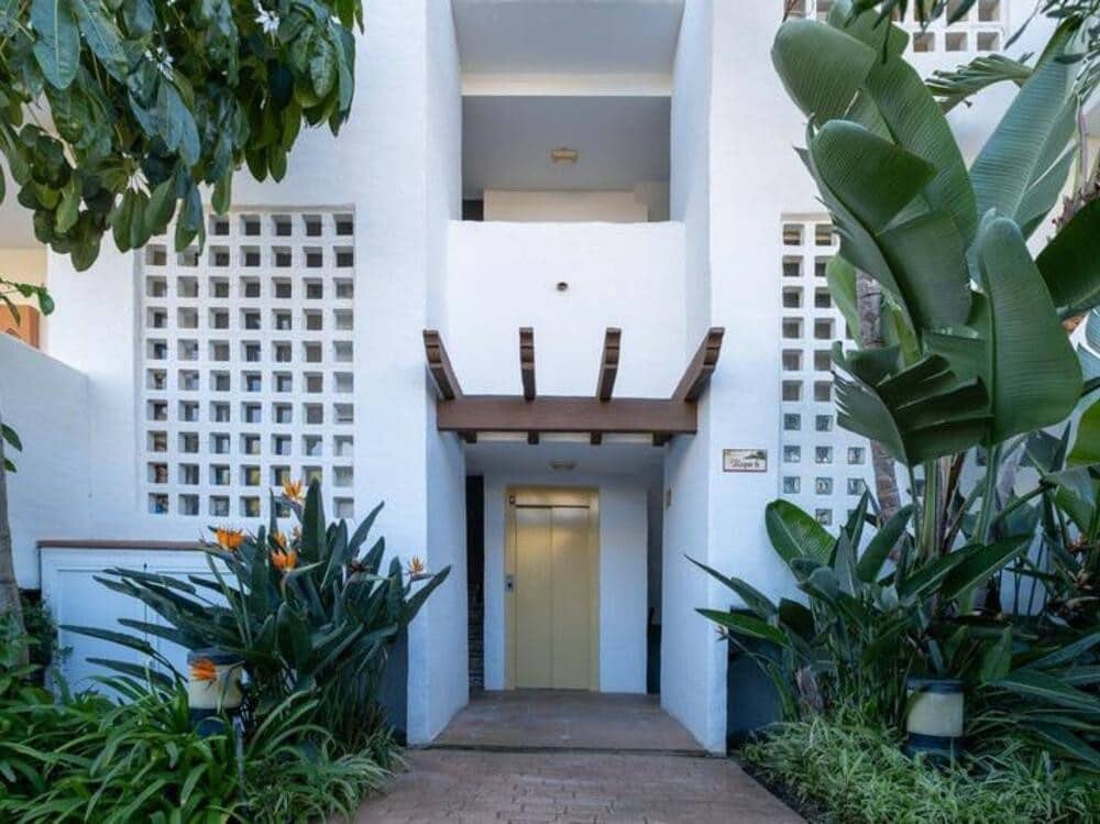 2 makuuhuone Huoneisto vuokrattavana paikassa New Golden Mile mukana uima-altaan 
autotalli - 2 500 € (Ref: 9570357)