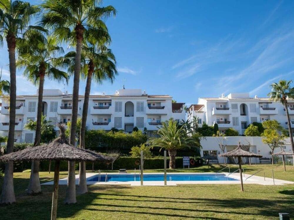 2 makuuhuone Huoneisto vuokrattavana paikassa New Golden Mile mukana uima-altaan 
autotalli - 2 500 € (Ref: 9570357)